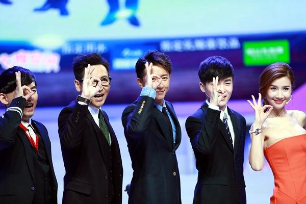 《看见你声音》发布会 韩庚辨音失败挑战烟熏妆