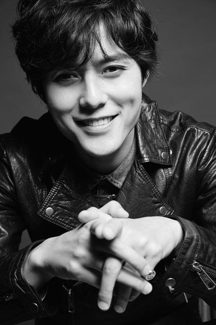 张超出演电视剧《重返二十岁》 霸气表白胡冰卿