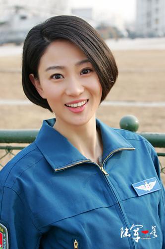 《陆军一号》展现军人风采 飒爽女兵成该剧亮点