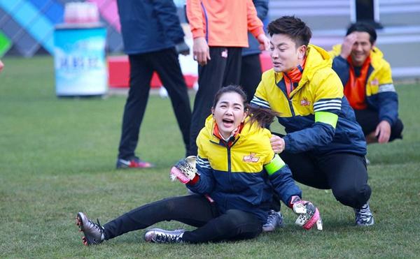 贾乃亮Ella领衔《来吧冠军》 俩队长默契爆棚