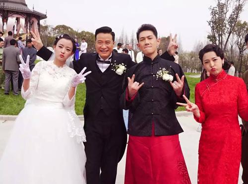 《爱人同志》曝婚宴路透 何明翰逢戏必结?