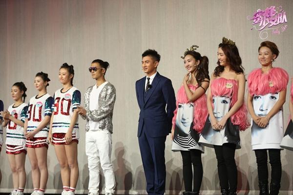 吴奇隆《蜜蜂》失控落泪 谢霆锋女队员后台崩溃