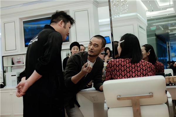 范冰冰御用造型师爆猛料 冯唐偷师学习化妆神技