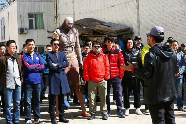 网剧《鬼吹灯》开机  胡八一靳东开撕“红犼”