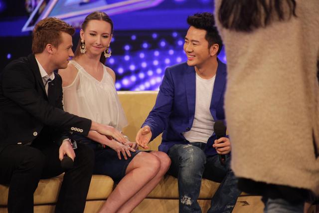 王浩钧蒋欣《守婚如玉》站台宣传 被赞很般配