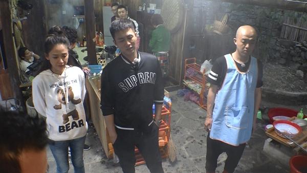 《孝子》郑爽做饭被围观 厨艺出众获“料理王”