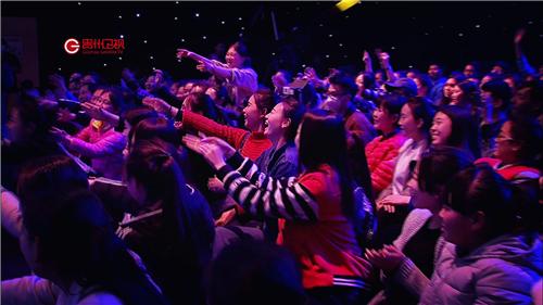 《欢笑吧青春》常远炫另类魔术 撩妹技能升级