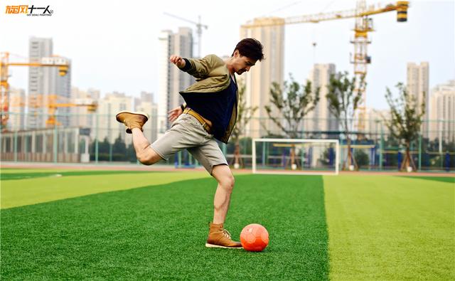 《旋风十一人》破次元壁 胡歌演人生“精气神”