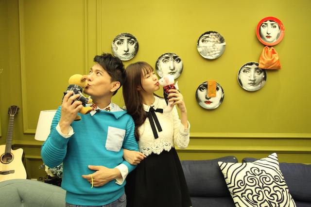 《歌手》突围赛张信哲状态轻松 和沈梦辰狂卖萌