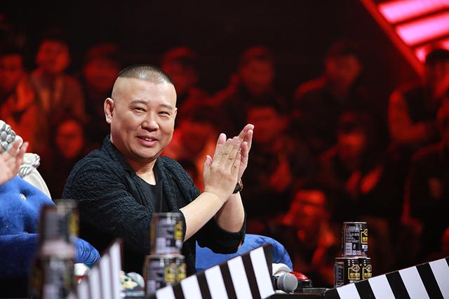 郭德纲被晒瘦脸照 网友惊呼励志男神