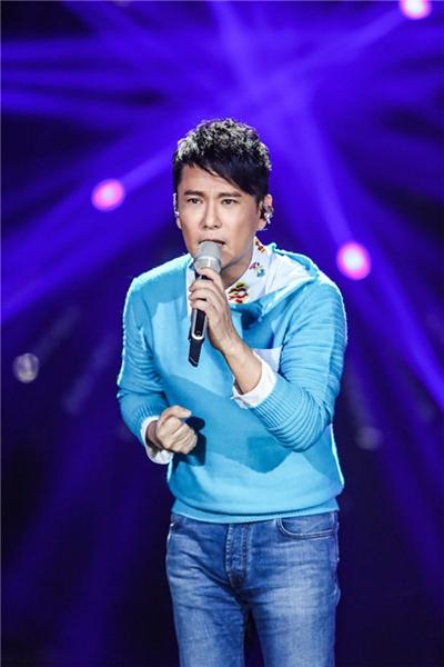 《我是歌手》迎最惨烈突围赛 TFBOYS助阵张信哲