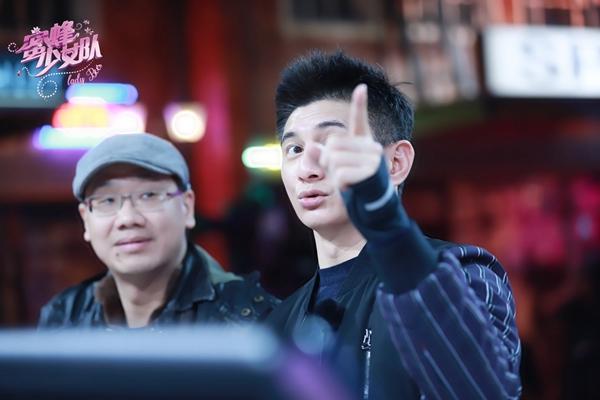 蜀山导演现身《蜜蜂》选角 偶像新戏或定角少女