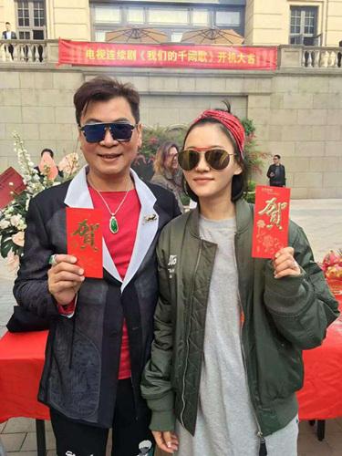 周楚楚拍戏女劳模  《火柴小姐》收官又开机