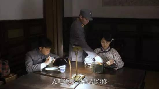 《太阳的后裔》里的撩妹方法都是霍建华玩过的 