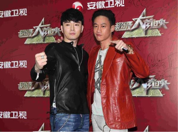 何润东婚后综艺首秀 硬汉却成“游戏黑洞”