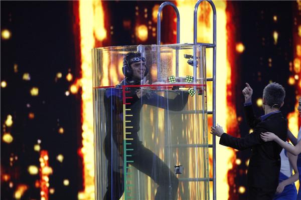 脑王盛典环节烧脑态难 引李宇春大呼下巴吓掉