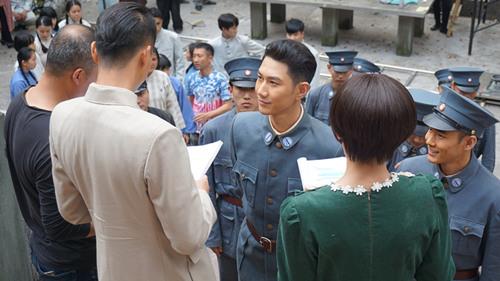 何明翰《爱人同志》杀青 春推会亮相备受关注