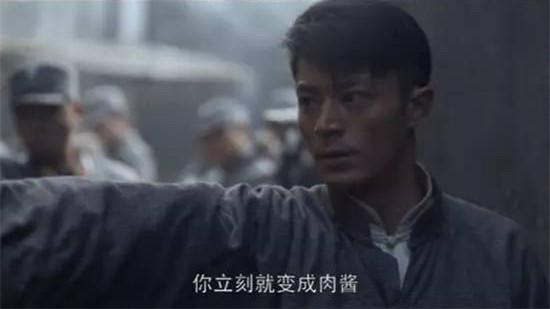 《太阳的后裔》里的撩妹方法都是霍建华玩过的 