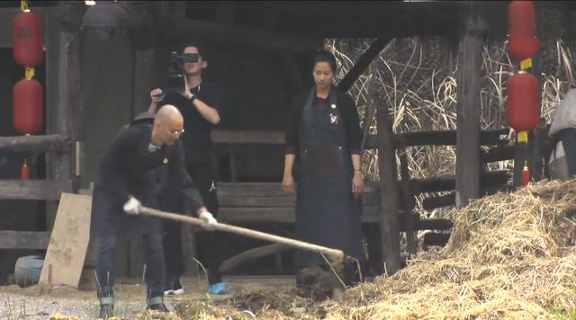 冯唐携《搜神记》进平顶：种一次花，挑两担粪