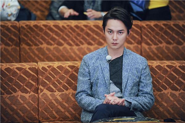 尹正变身“最美保洁阿姨” 看呆观众网友