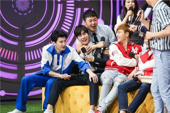 刘芮麟《快乐大本营》变学长 被谢娜大赞会撩妹