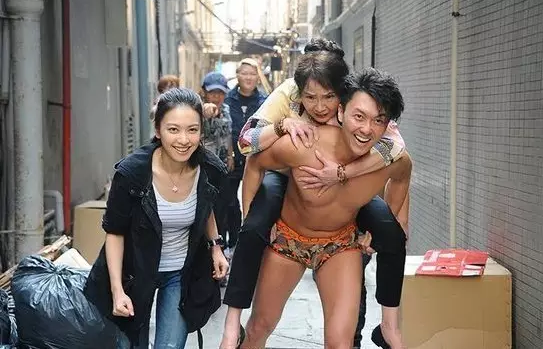 穿越了然后狗带，接着穿越再狗带X100！