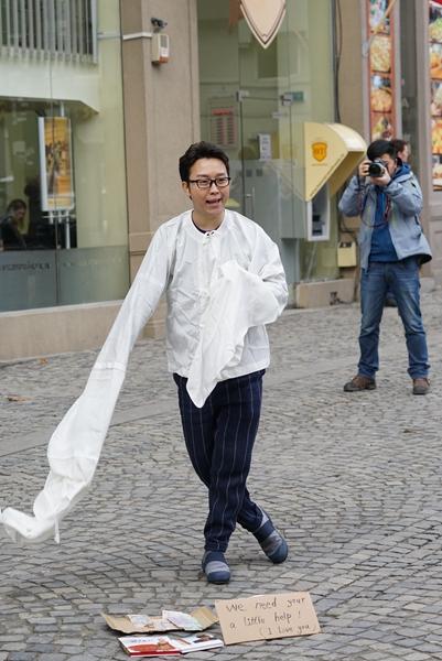 李玉刚国外卖艺受挫 与刘语熙因午饭爆发冲突