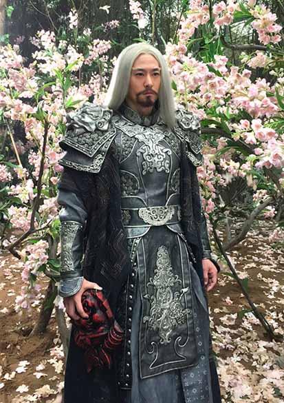 《武神》亓航“结仇”林更新 帅气白发获允饭赞