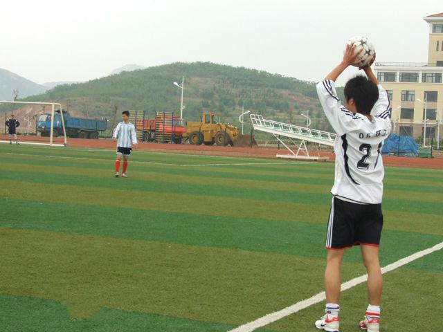 胡歌用足球“撩倒”了江疏影 足球到底咋玩的？