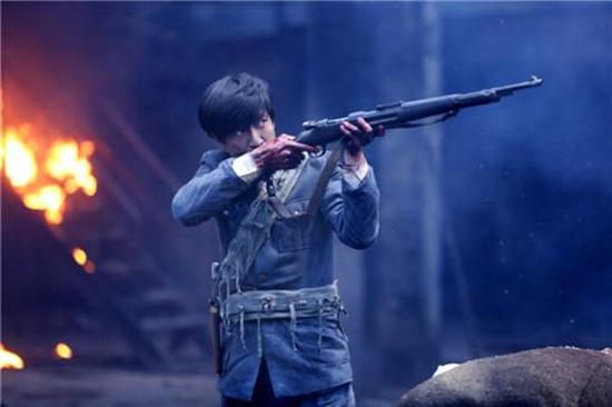 《燃情大地》正热拍 张鲁一戏内戏外玩命 