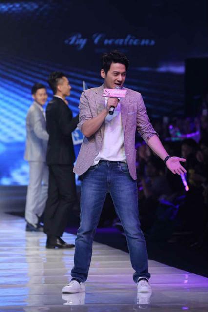 张陆出席《欢乐颂》发布会 轻快嗨唱上演反差萌