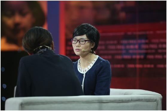 养女为报养父母恩 全力寻找走失智障弟弟