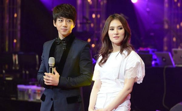 《歌手》决赛联排：老狼未登台 李玟夺冠呼声高