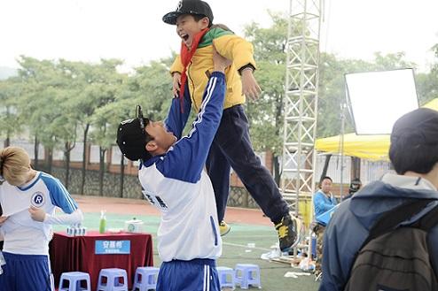 跑男4暖心起航 李晨倡导点滴公益从我做起