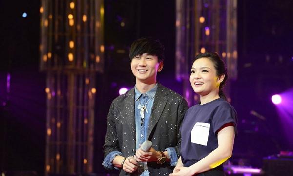 《歌手》决赛联排：老狼未登台 李玟夺冠呼声高