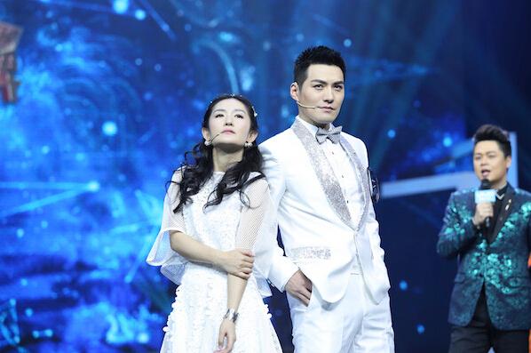 严屹宽《王牌对王牌》太拼 被整蛊吃芥末呛流泪