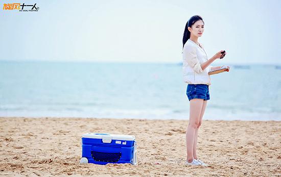 《旋风十一人》热播 江疏影美腿承包看点