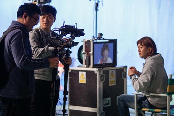 郭家铭与莱昂纳多竟同门 现场“强吻”刘语熙