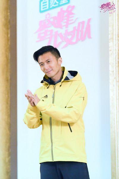 谢霆锋发飙嘶吼“泼冷水” 队员认错：骂得对！