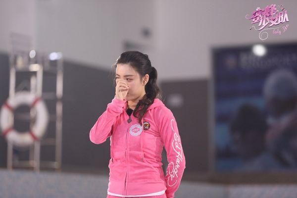 谢霆锋发飙嘶吼“泼冷水” 队员认错：骂得对！