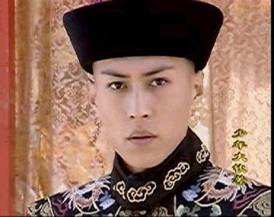 画风突变！老干部靳东演过最毁形象的一部剧！