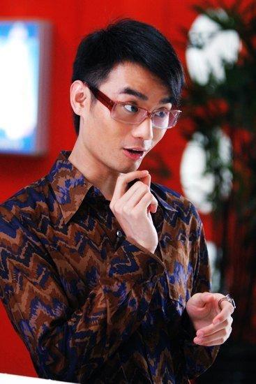 画风突变！老干部靳东演过最毁形象的一部剧！