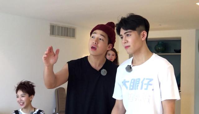 新挑夫曾舜晞高颜值得宠 Henry教京片子来争宠