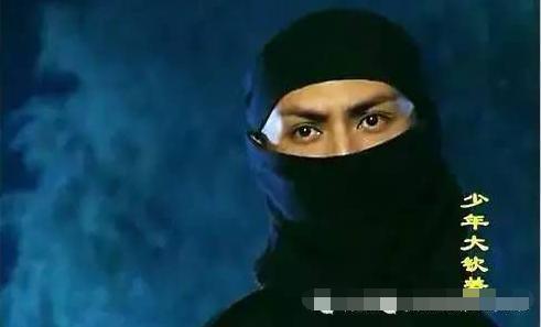 画风突变！老干部靳东演过最毁形象的一部剧！