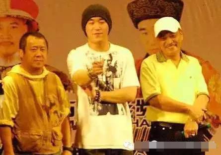 画风突变！老干部靳东演过最毁形象的一部剧！