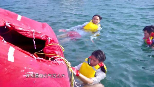 首航遭遇“翻船”危机 徐浩开启“丝绸之路”