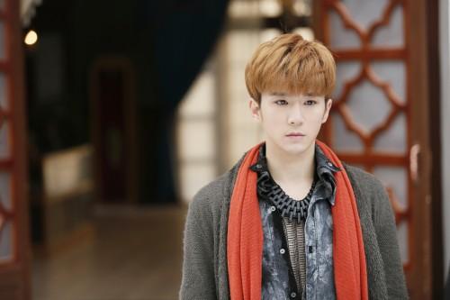 曾虹畅李钟硕《翡翠恋人》 搭戏互勾手指爱满满