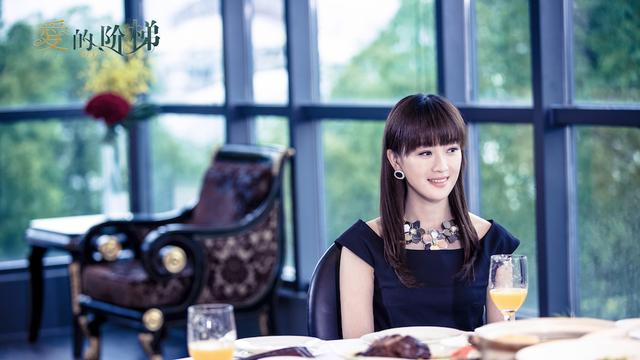 《爱的阶梯》今收官 张檬三戏同播成霸屏女王