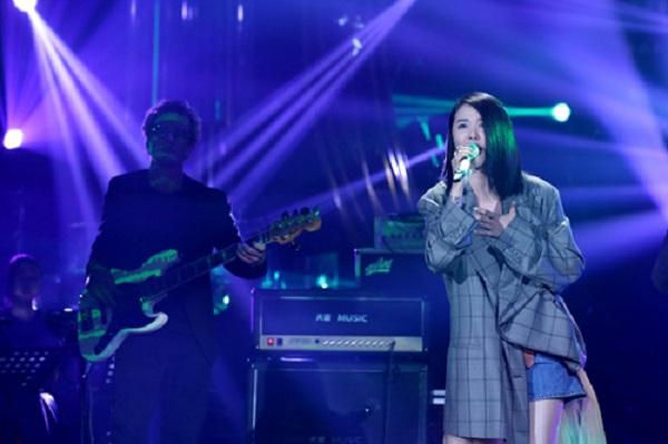 谭维维任性翻唱《青春舞曲》  帅气造型引好评