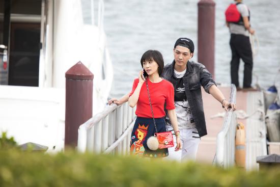 张晓谦《欢乐颂》开播 搭档“好哥们”王子文